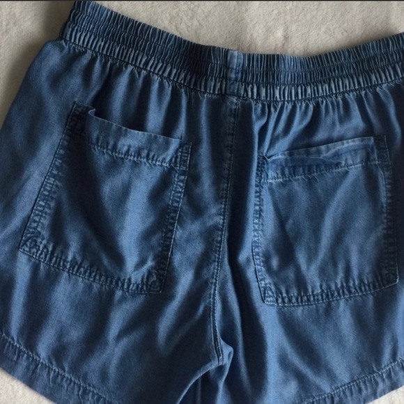 Old Navy | Tie-front Women Lady Soft Shorts with Pockets - Picture 5 of 6
